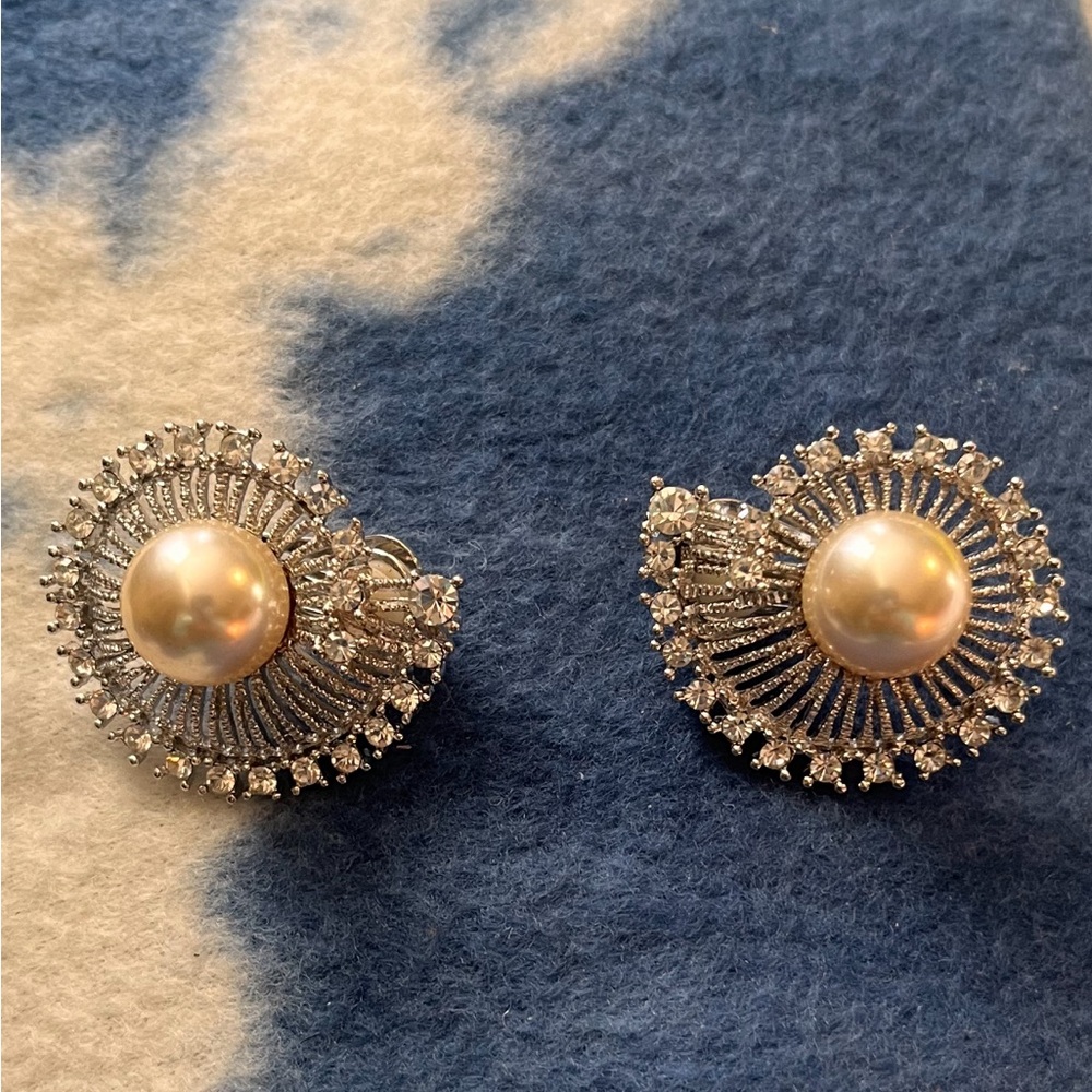 Vintage Pearl and Crystal Clip On Earrings